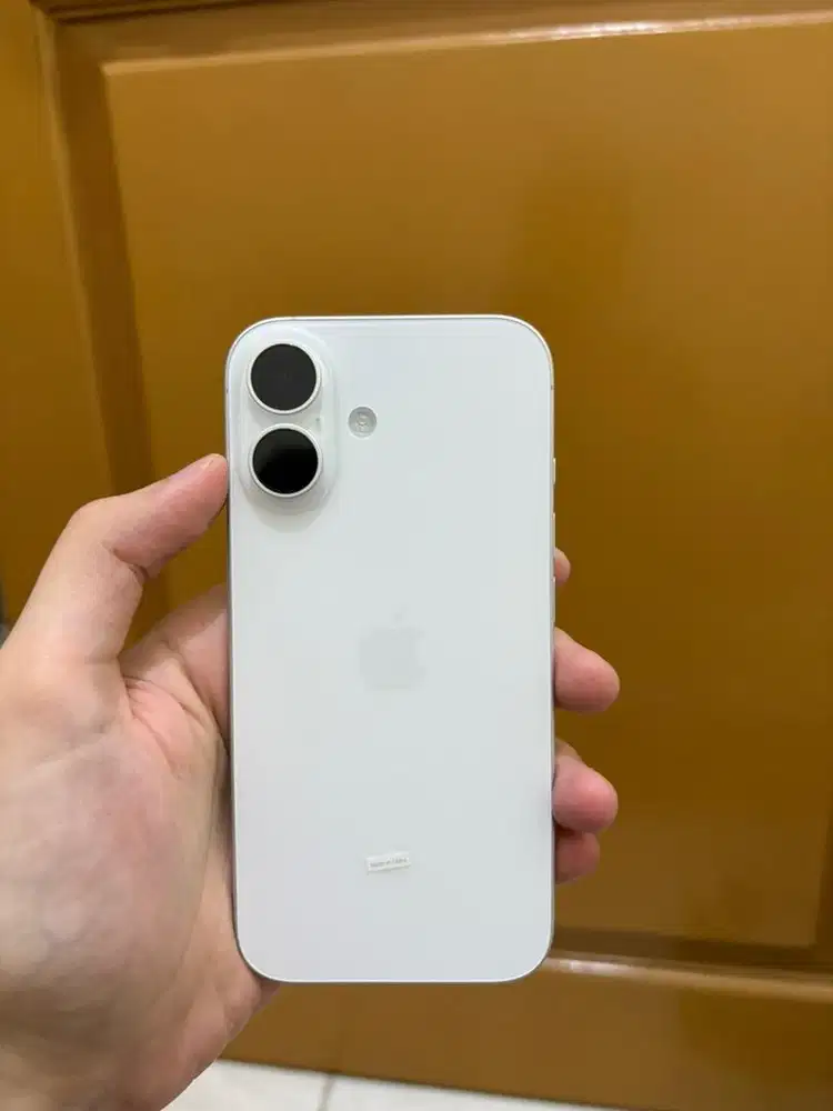 Iphone 16 128Gb White ex Blibli Garansi on sampai mei