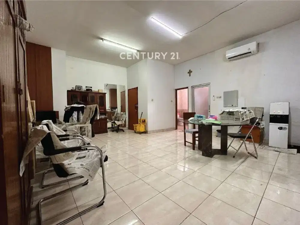 Rumah Usaha 2 Lantai Semi Furnished Strategis Di Matraman S9355