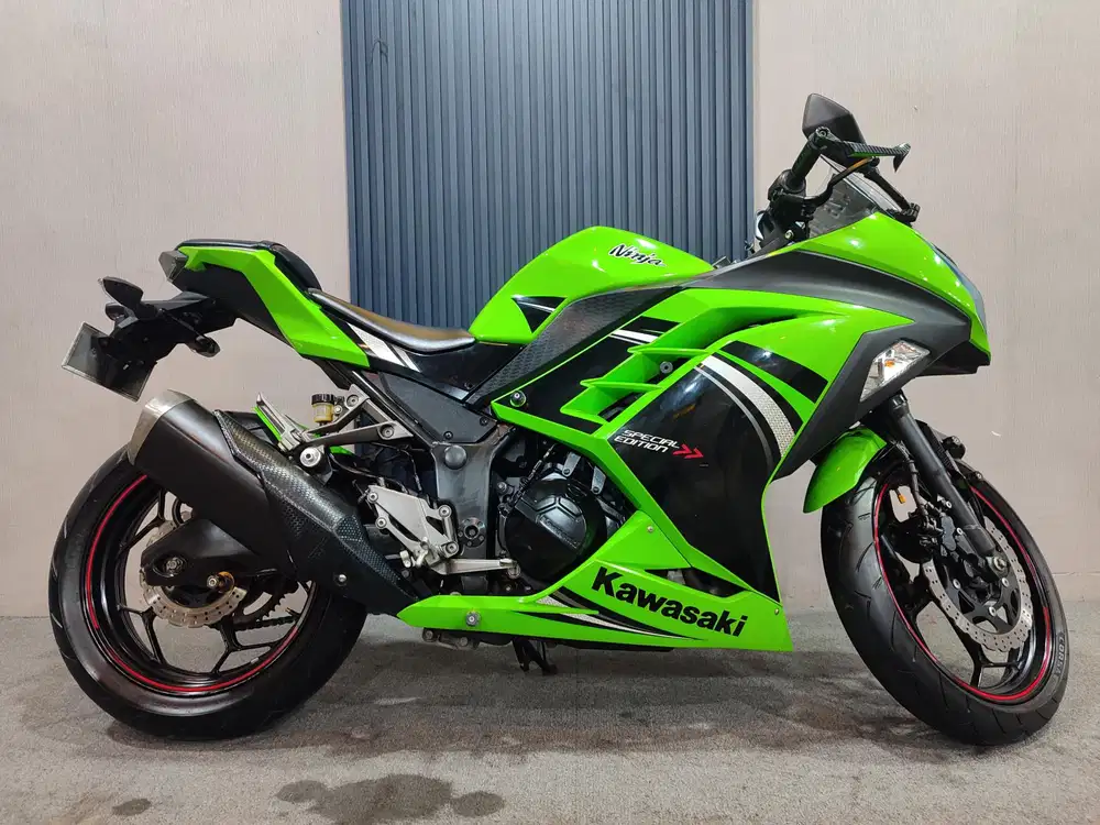 Ninja 250 fi 2013 SE istimewa mulus terawat siap pakai...