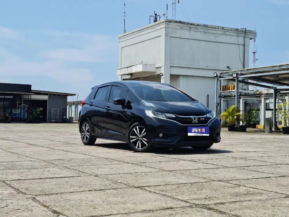 Honda Jazz 1.5 RS MATIC AT 2018 Hitam KM 46RB