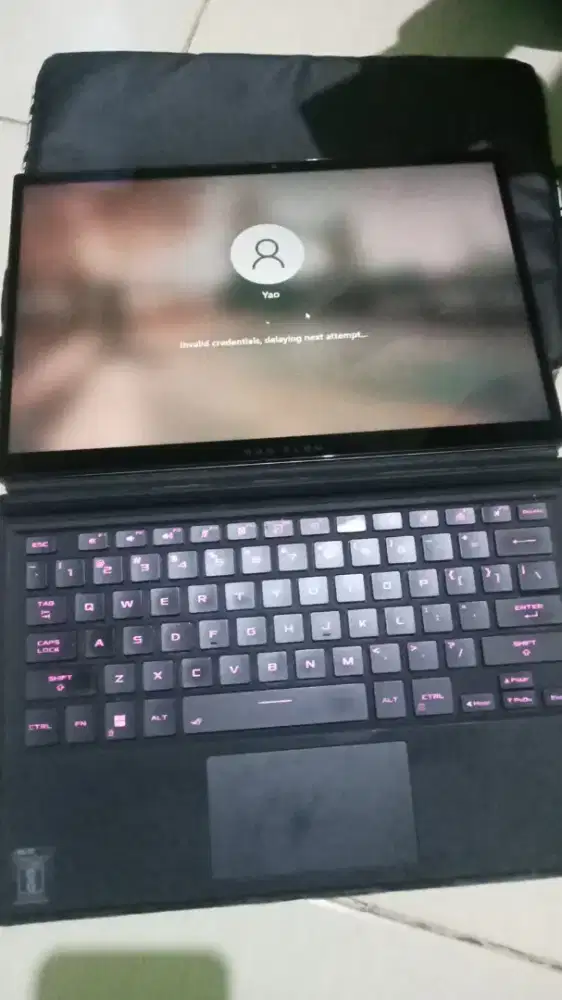 Asus ROG flow. Core i7 gen 12.ram 16 gb ssd 512 gb vga. Rtx 3050