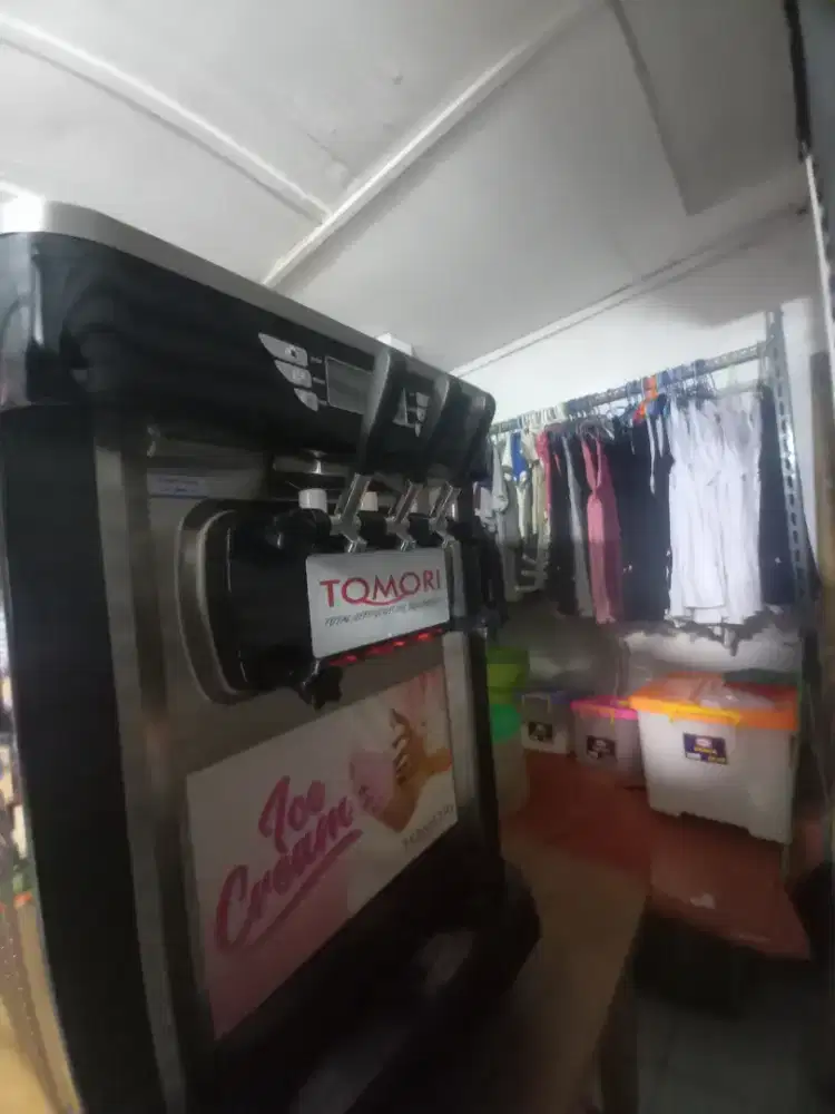 DIJUAL MESIN SOFT ICE CREAM MERK TOMORI - KONDISI BAGUS SIAP PAKAI