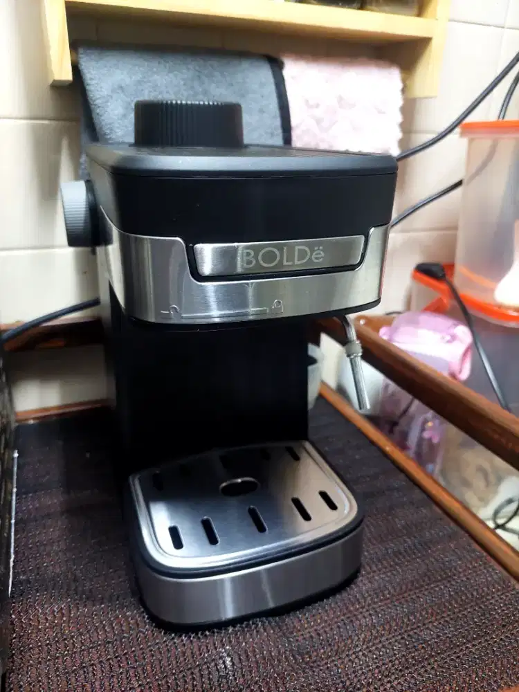 Mesin Kopi Pembuat Espresso dan Latte BOLDE