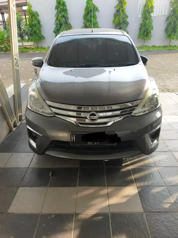 Dijual mobil Livina tahun 2017 matic tipe HWS