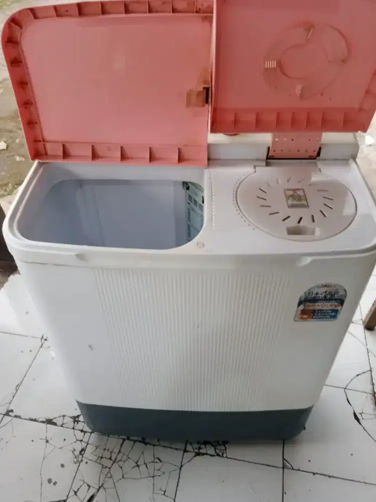 mesin cuci 2 tabung merek Sanken