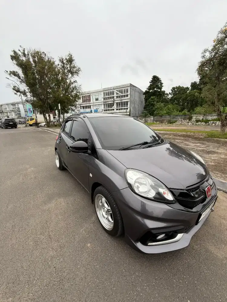 Dp 9jt Honda Brio E manual 2017 istimewa mulus rasa baru