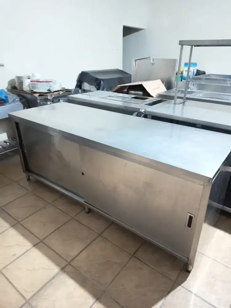 Meja kabinet stenlis