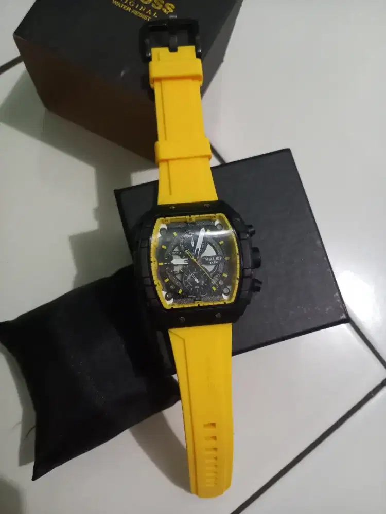 Jam tangan merk Halei ( bekas ) NEGO