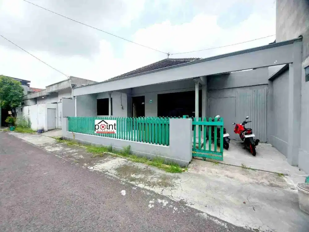 Rumah Luas Bisa untuk Kantor atau Usaha di Sumber Banjarsari Solo