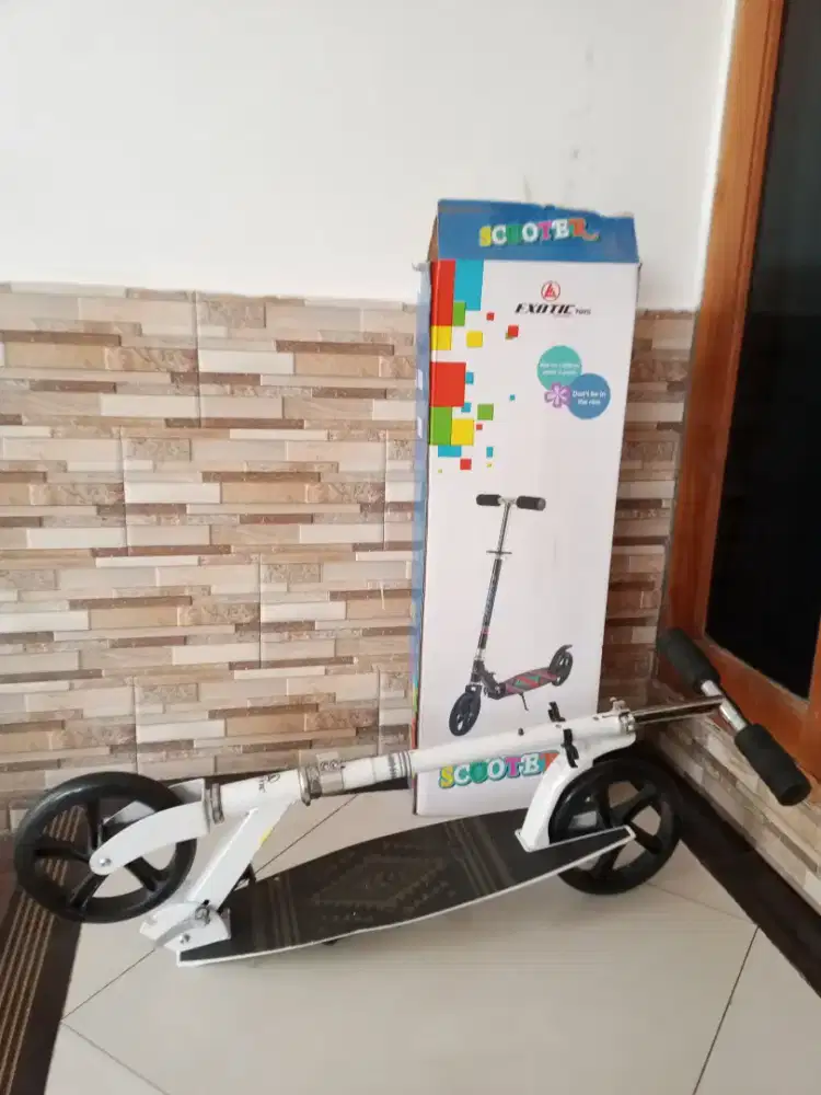 skuter anak merk Exotic Toys