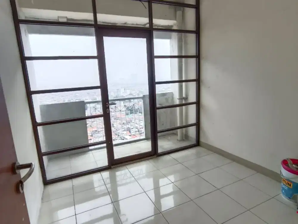 Apartemen Salemba Residence 3+1 BR kosongan di tengah kota dengan harga terjangkau SHM on hand