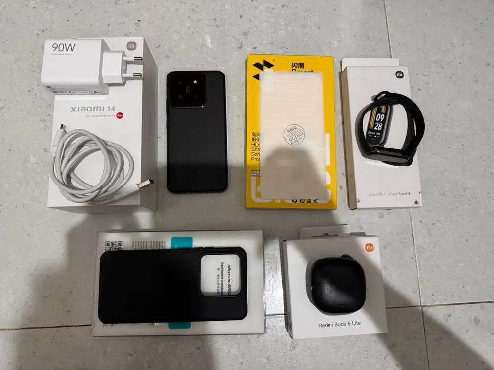 Xiaomi 14 12/256 sepaket redmi buds 6 lite dan xiaomi band 8