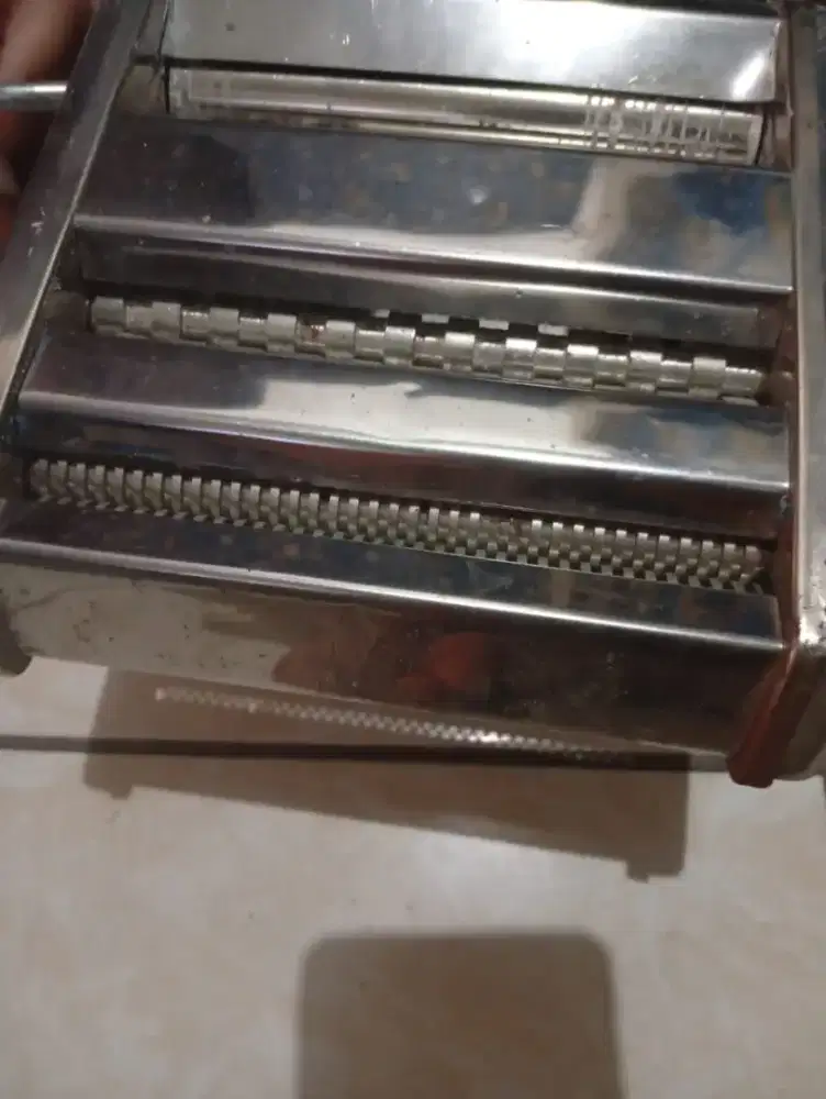 Mesin giling tepung adonan