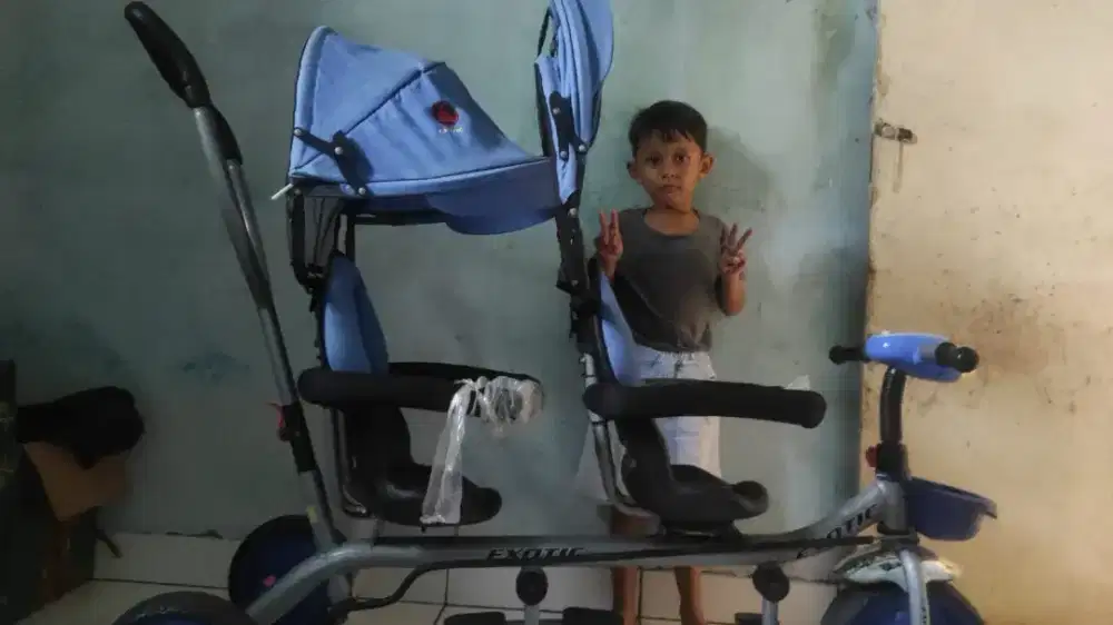 Sepeda kembar merek exotic