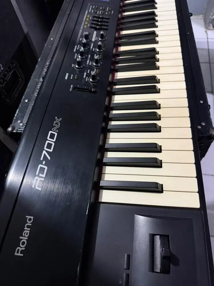 Sale Roland Rd 700 NX piano riders artis