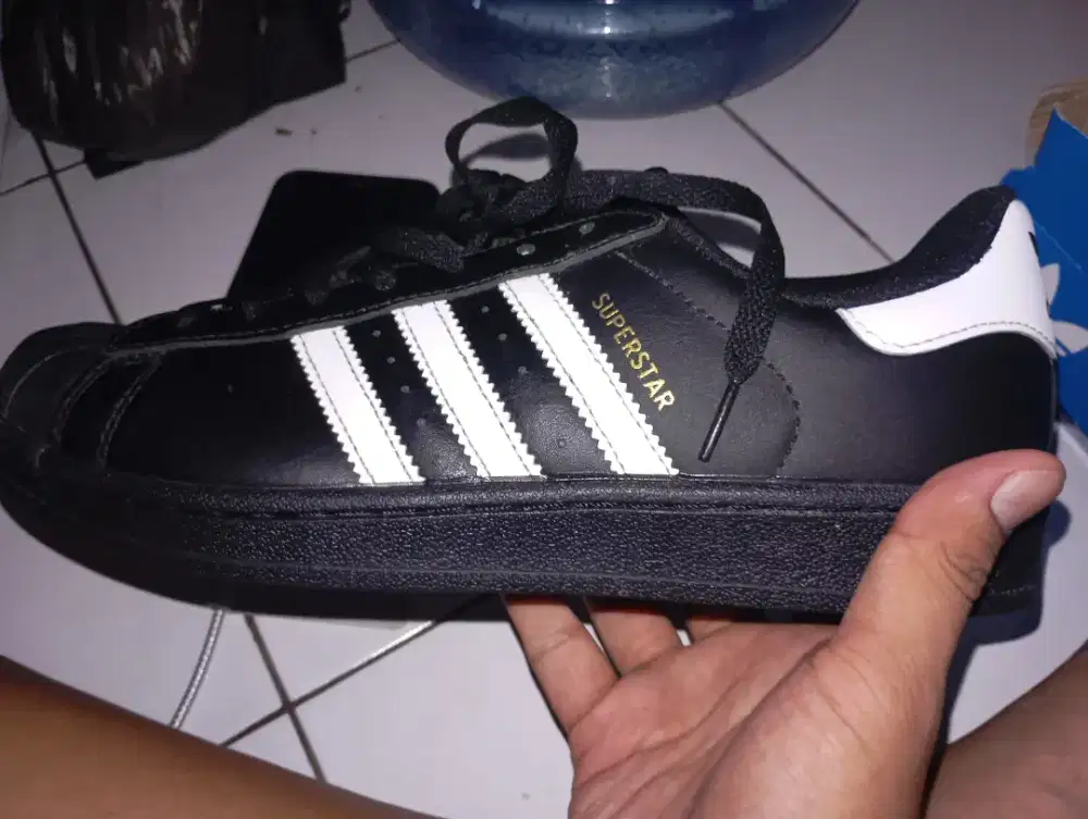 Sepatu Adidas superstar hitam