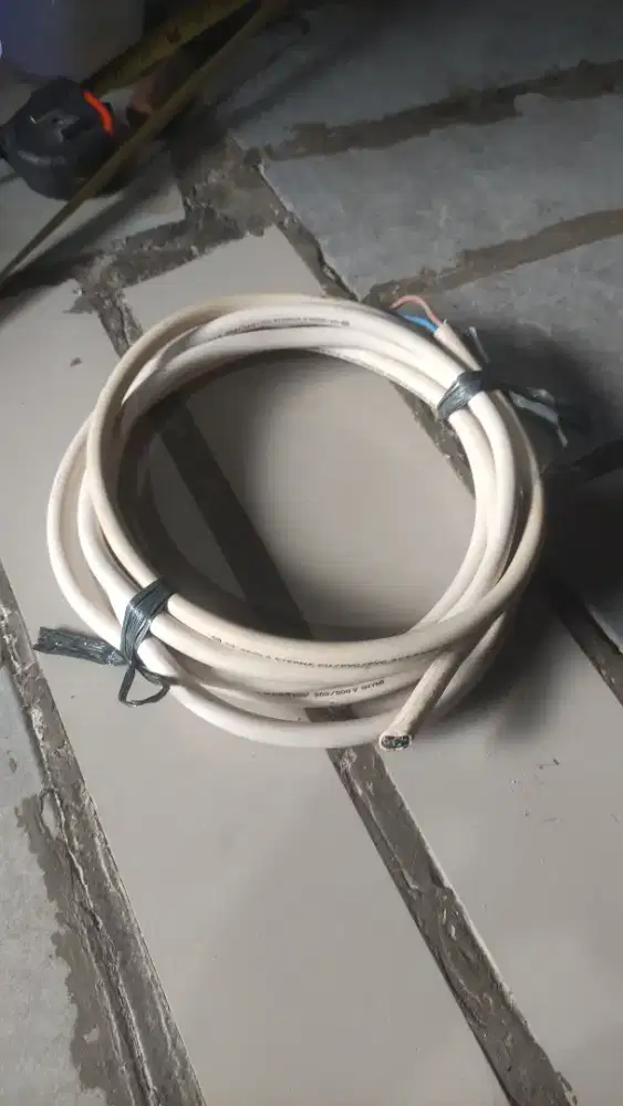 KABEL LISTRIK TEMBAGA TUNGGAL 3x2.5 ETERNA NYM 3 METER
