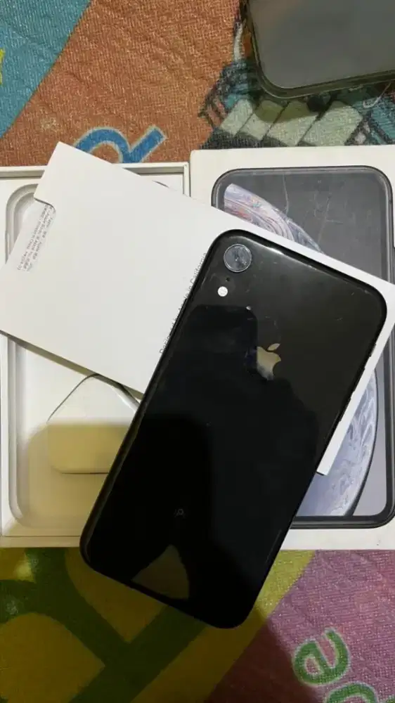 iPhone xr 64gb hitam