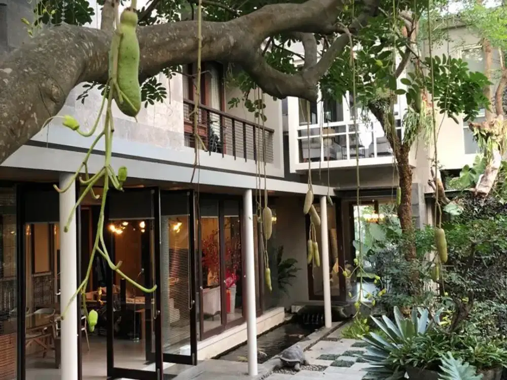 Rumah Sultan di Kawasan Kampus UB Luas, Asri, dan Prestisius