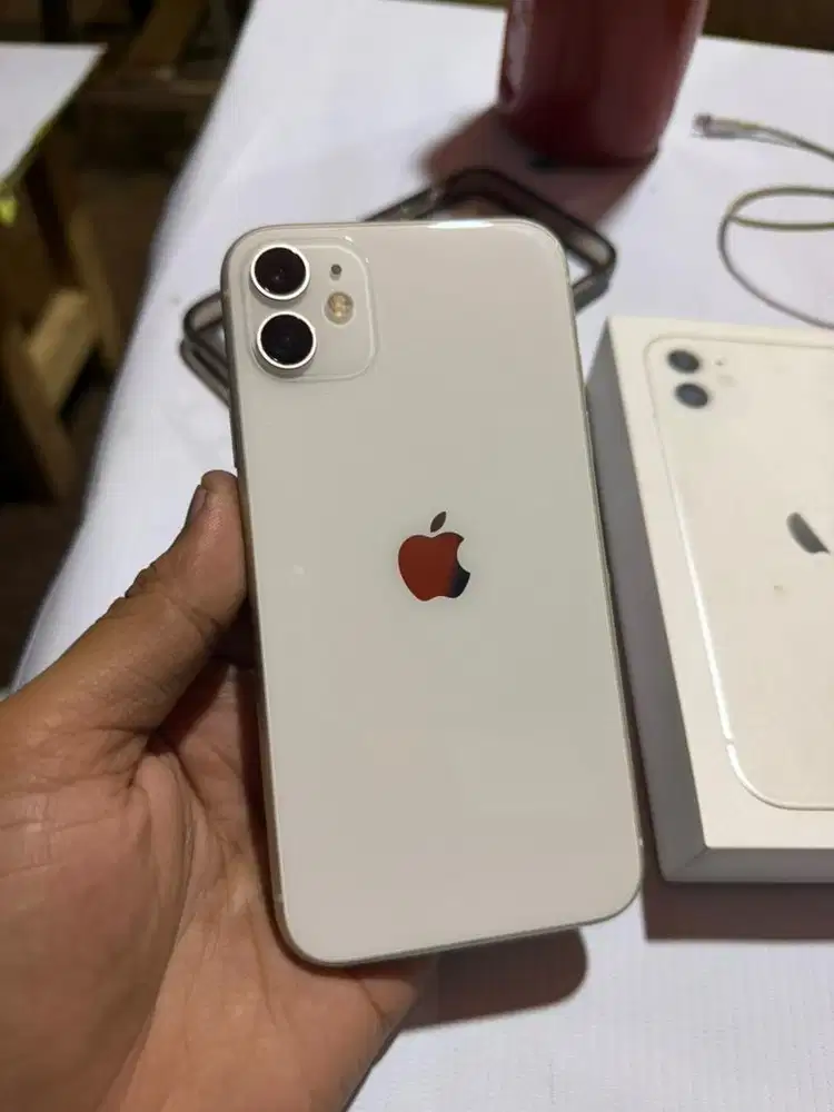 IPHONE 11 64GB iBox