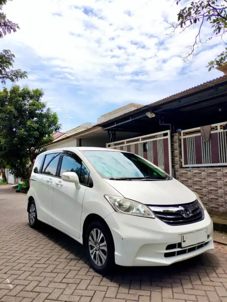 Honda freed type E PSD 2013 istimewa