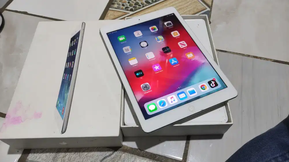 iPad Air 32 GB (wifi only)