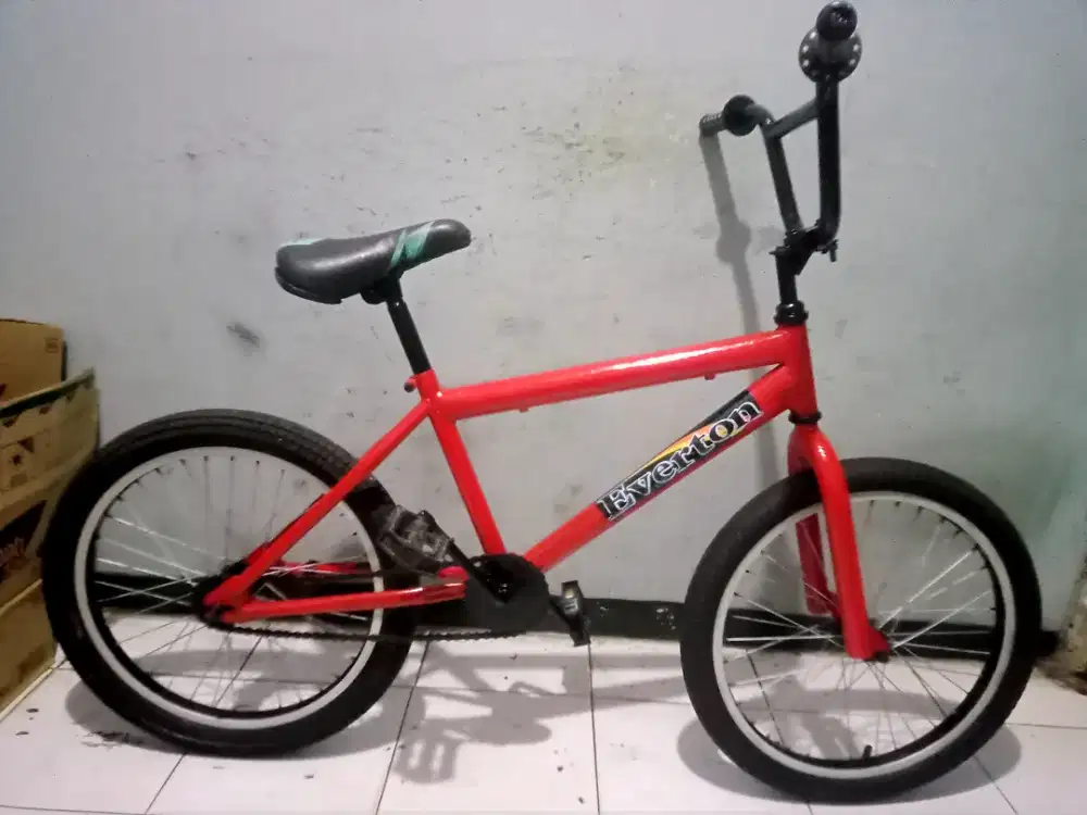 Di jual sepeda BMX merk EVERTON ring 20