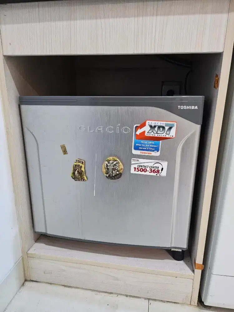 Kulkas Toshiba Glacio portable