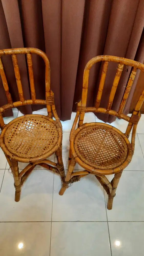 Kursi Rotan Bekas Pakai