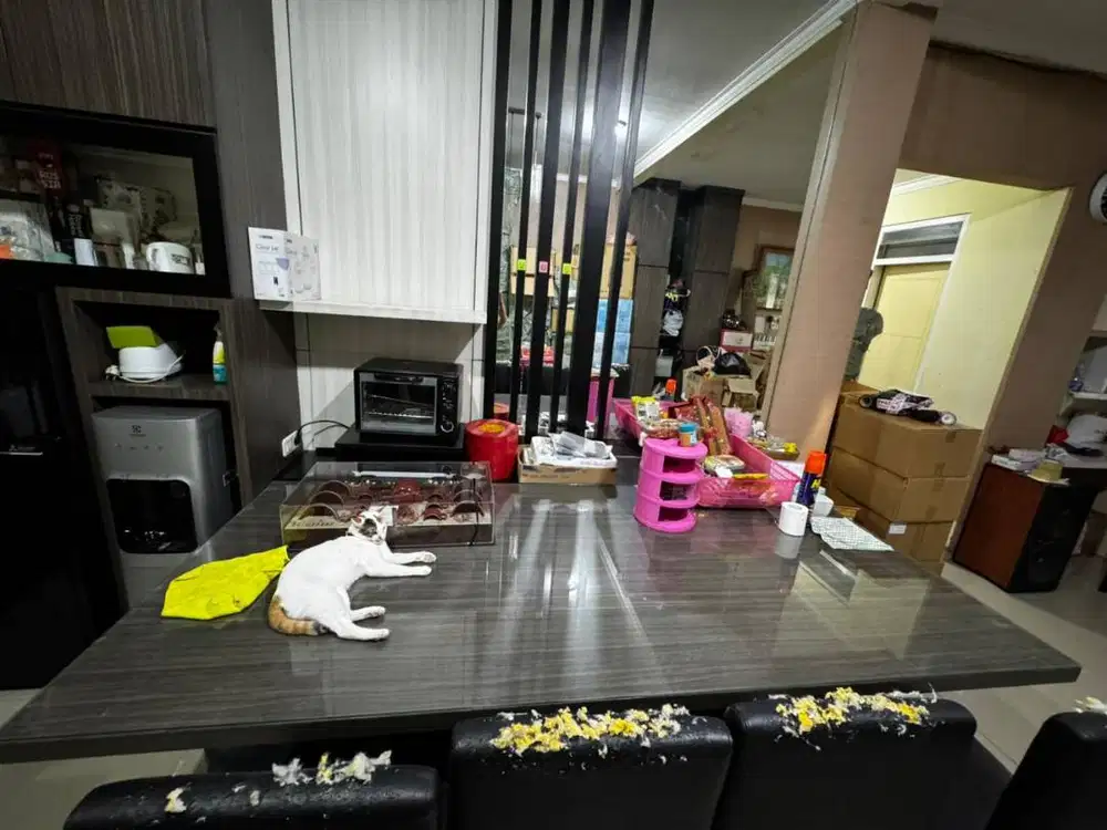 MEJA MAKAN KAYU LAPIS KACA