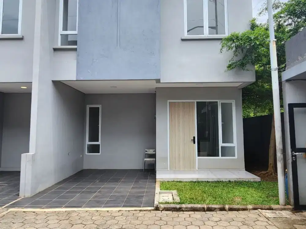 Rumah siap huni pinggir jalan raya 400 Meter ke pintu tol sawangan Mampang Depok
