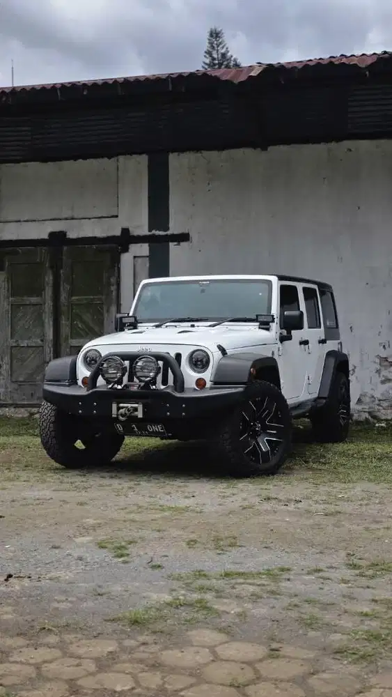 LowKm! Jeep Wrangler 3.6 JK Sport X 2012 putih Bandung like rubicon