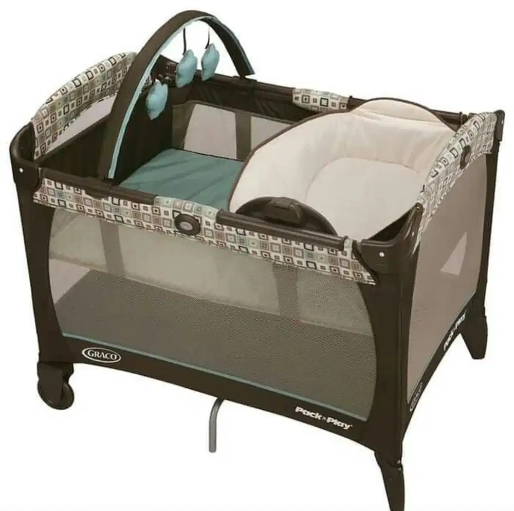 Baby box graco pack and play