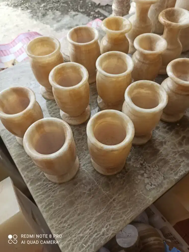 Kerajinan vasbunga batu onik