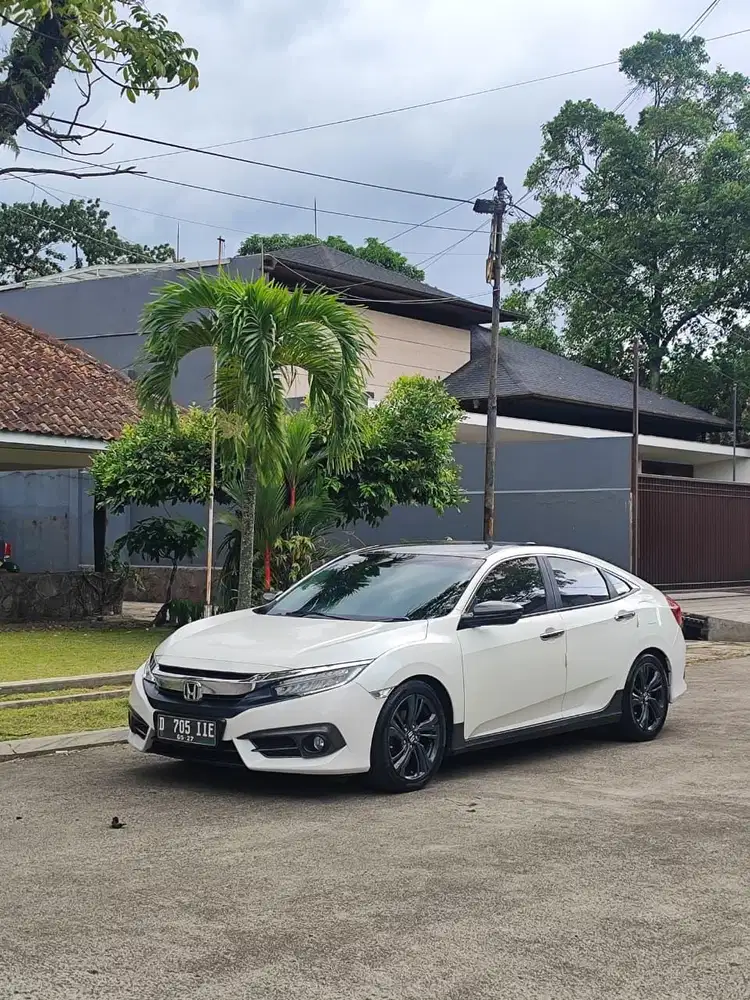 Honda Civic Turbo ES Sedan 2017 putih bandung