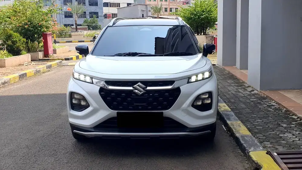 Suzuki Fronx SGX 1.5 Hybrid Two Tone 2025 Gress Like New Low KM Record