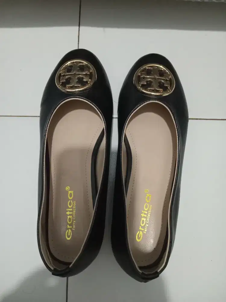 Sepatu wanita kantoran