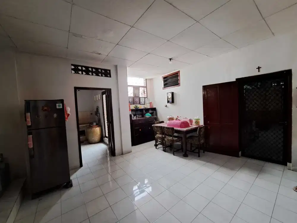 pusat kota PETEMON deket tidar