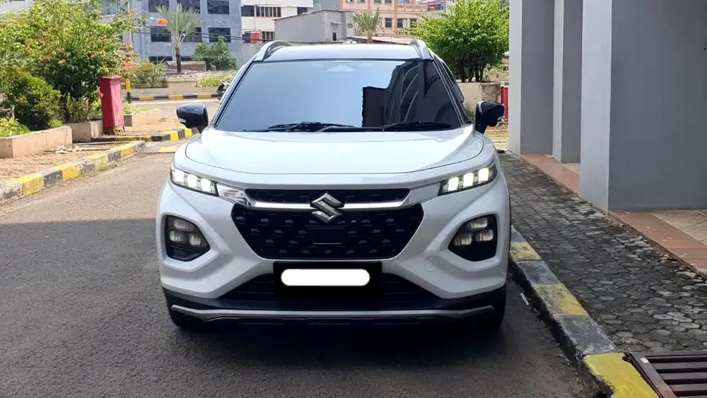 Km 4 ribu suzuki fronx sgx hybrid two tone 2025 matic putih