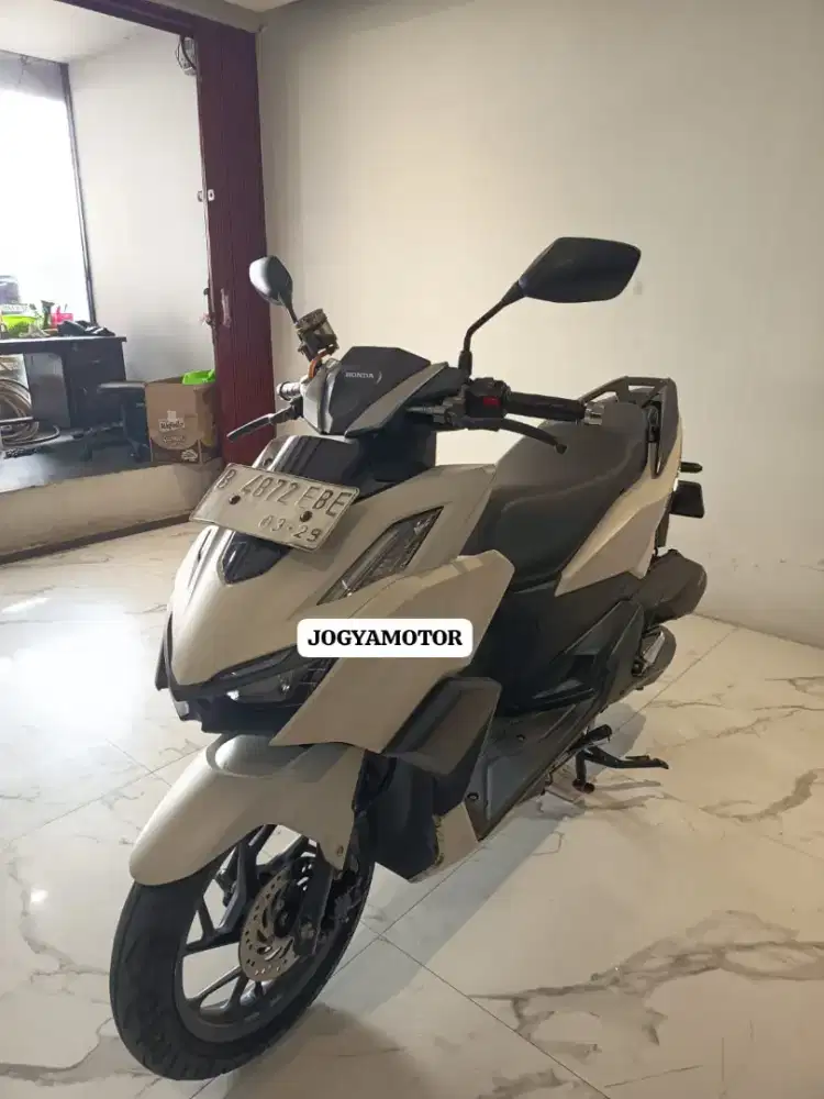 1 - Honda Vario 160 CBS Tahun 2024