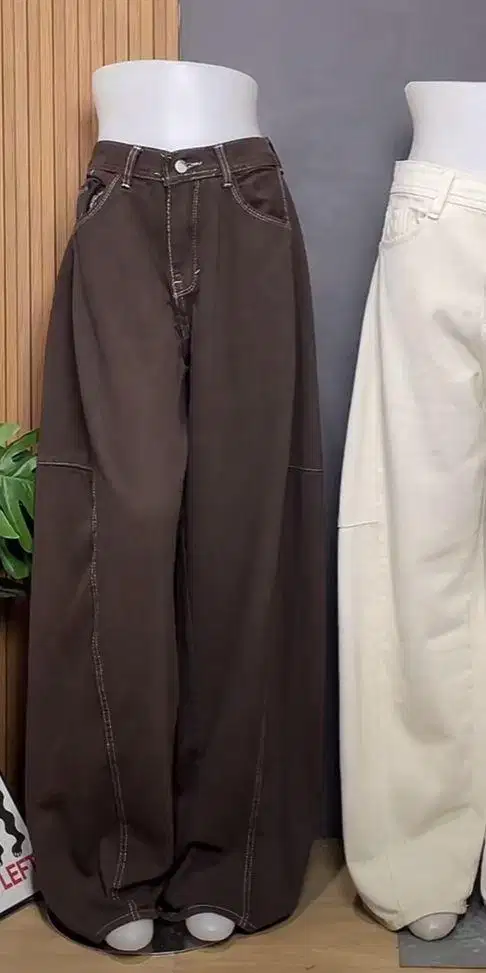 Baggy barrel jeans warna coklat