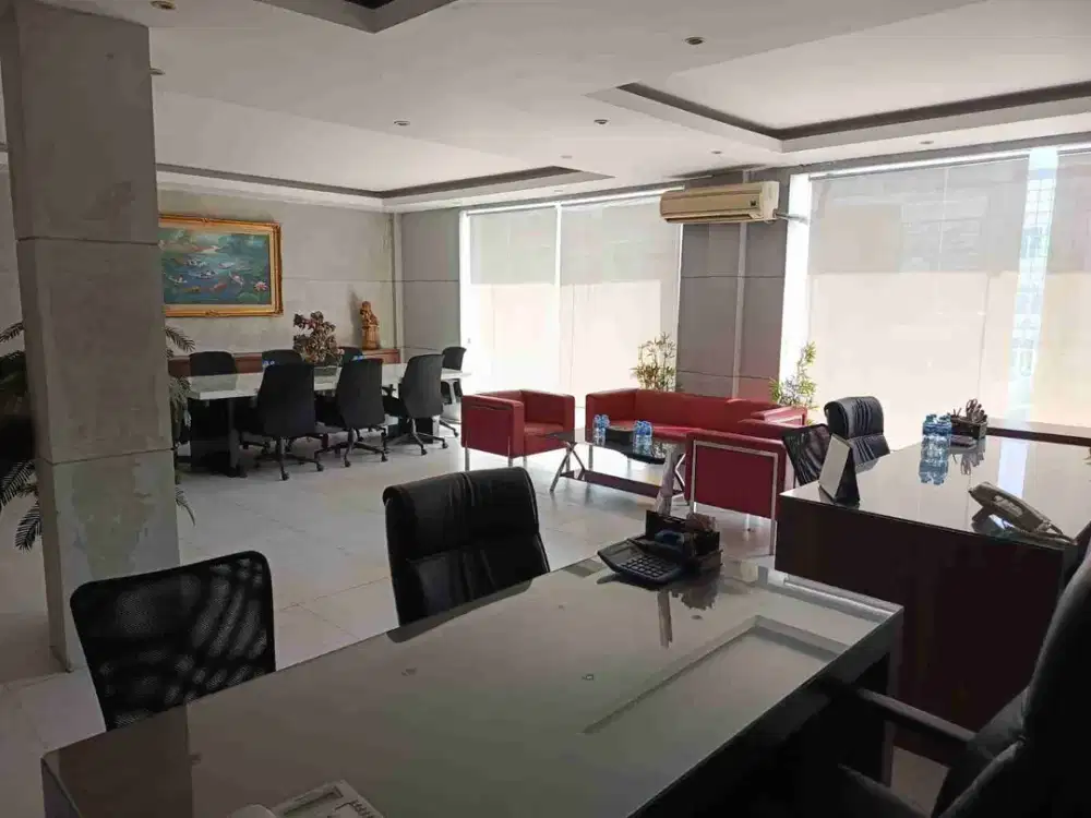 Ruko Ruang Kantor 3 lantai 750m2 furnish