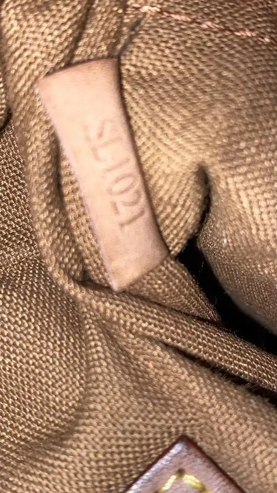 JUAL CEPAT TAS BRANDED LV