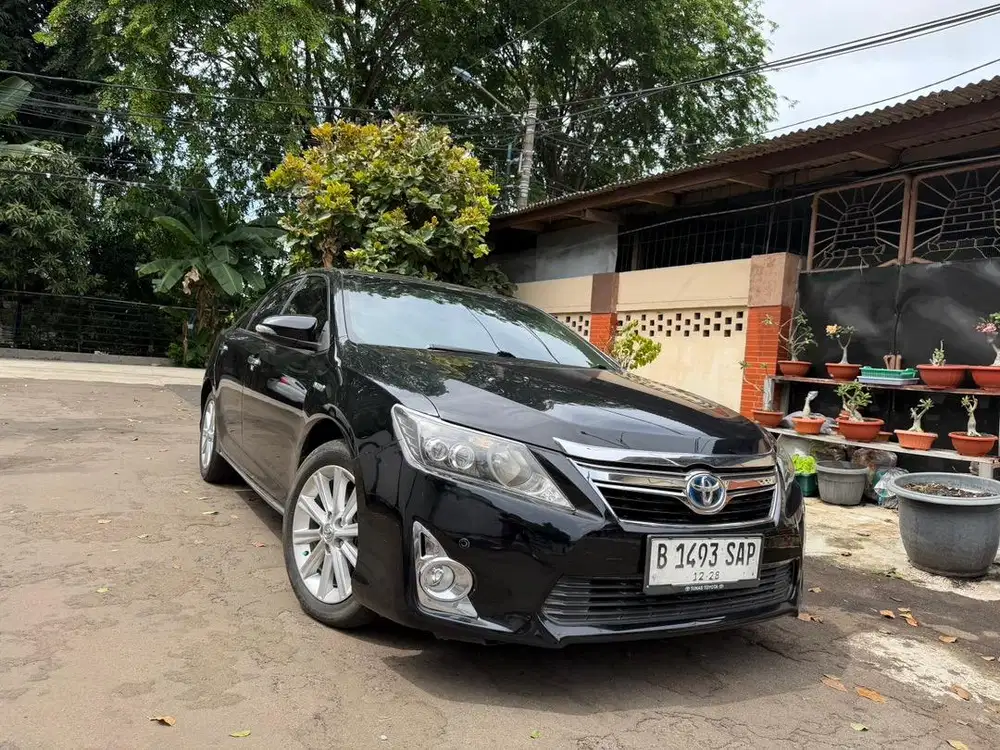 Toyota Camry Hybrid 2.5 L 2014 AT