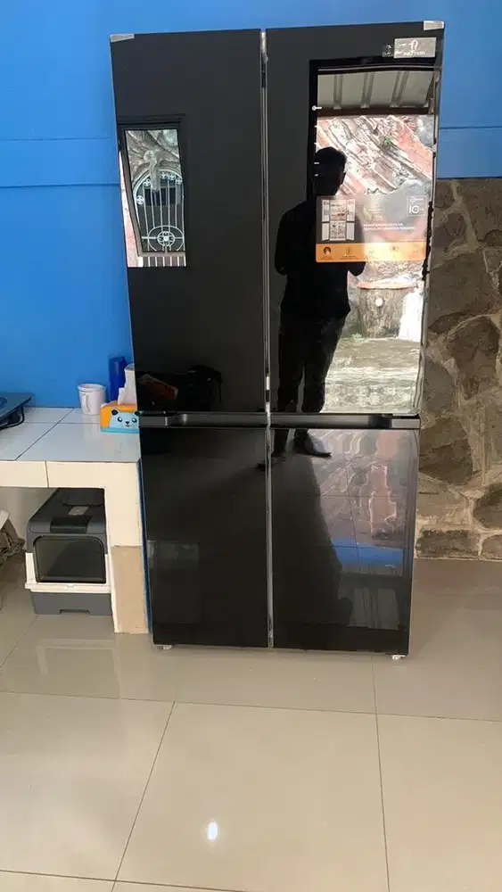 Kulkas 4 pintu hitam
