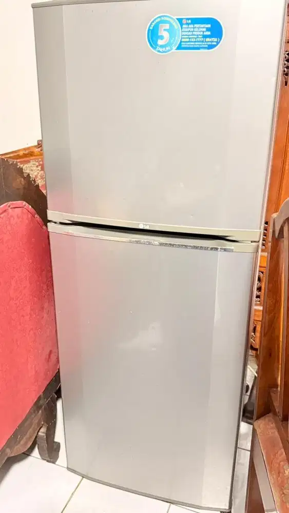 Kulkas LG 2 pintu dinginn , blm servis