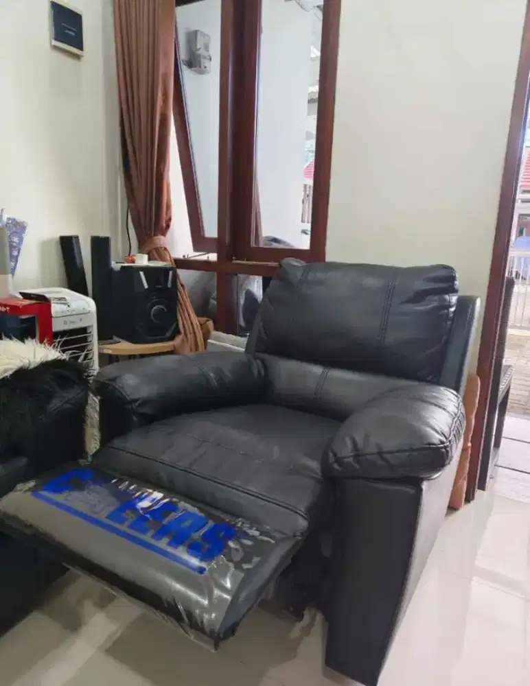 Sofa recliner cheers by Informa. Second mulus