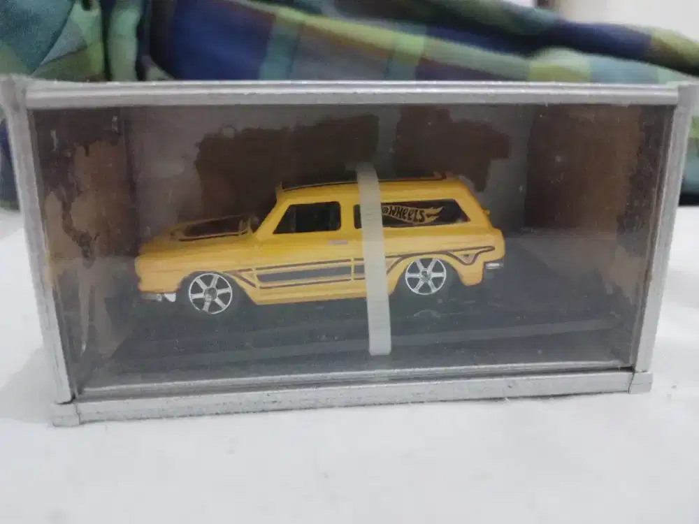 Diecast hotwheels premium gratis kotaknya