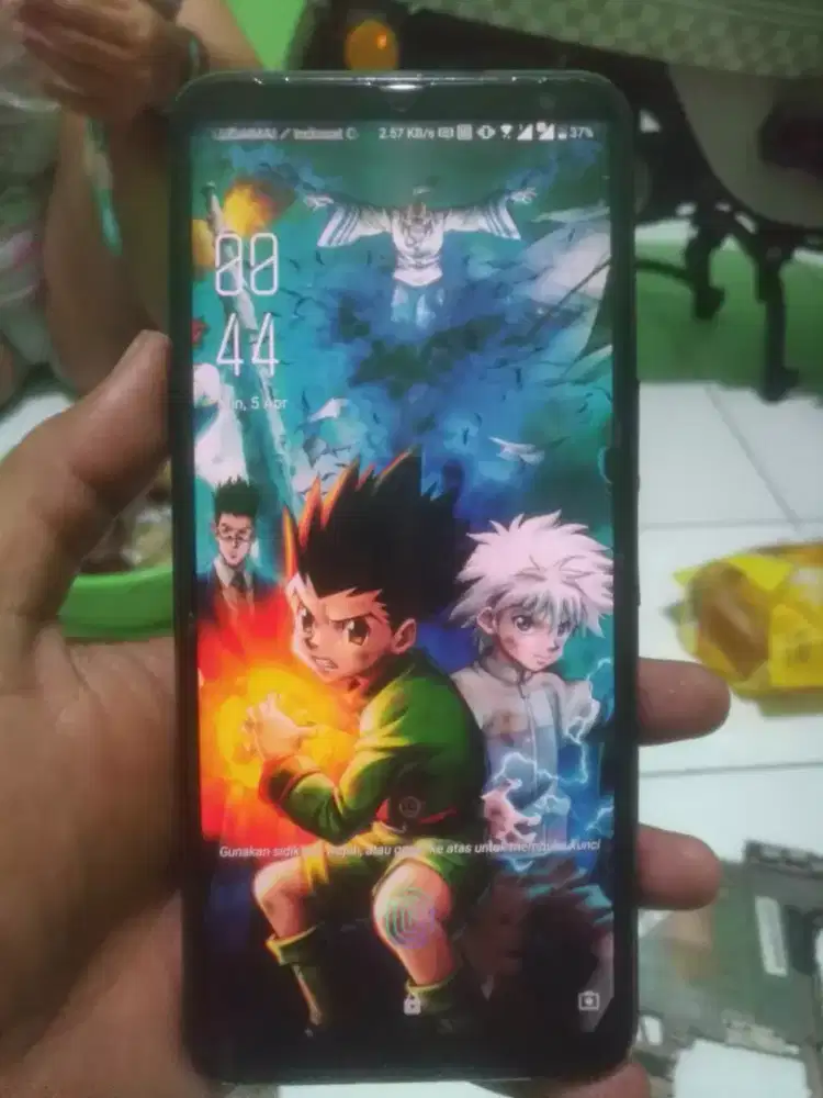 Asus rog phone 2 , 8/128