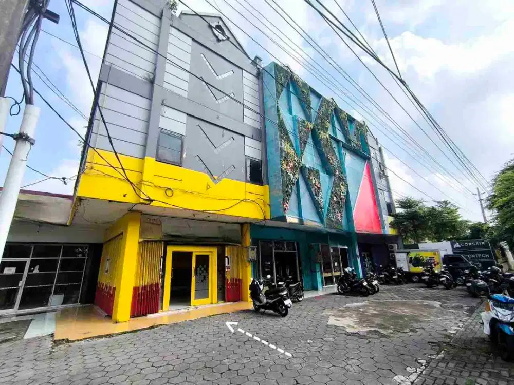 Ruko 3 Lt Siap Pakai di Jalan Raya Banjarsari Solo Kota